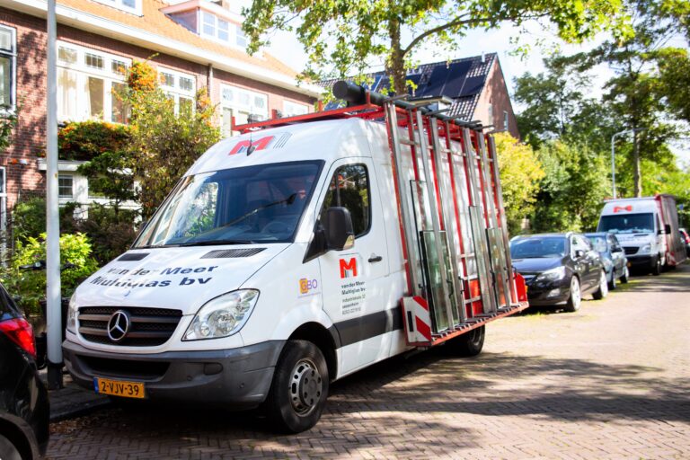 Bedrijfswagen van Multiglas met hoogwaardig HR-glas.
